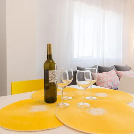 Apartment Malagasuite Yate Iii